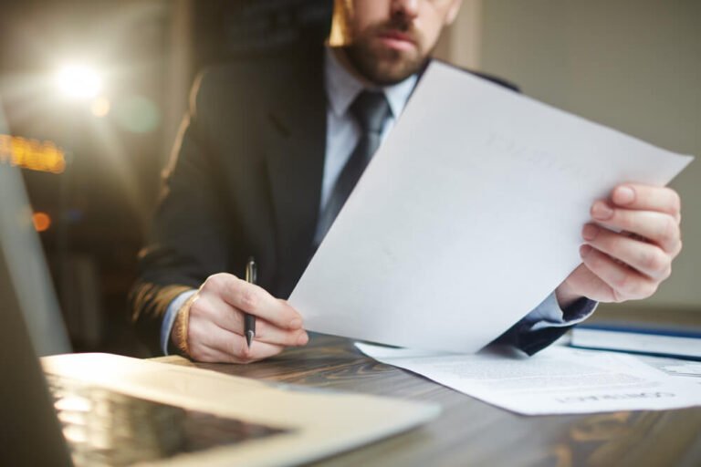 saiba como está o mercado de licitações e contratos.